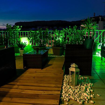 Ferienwohnung Renovated Studio With Roof Garden Access, 15 M Walk To Acropolis Athen Exterior foto