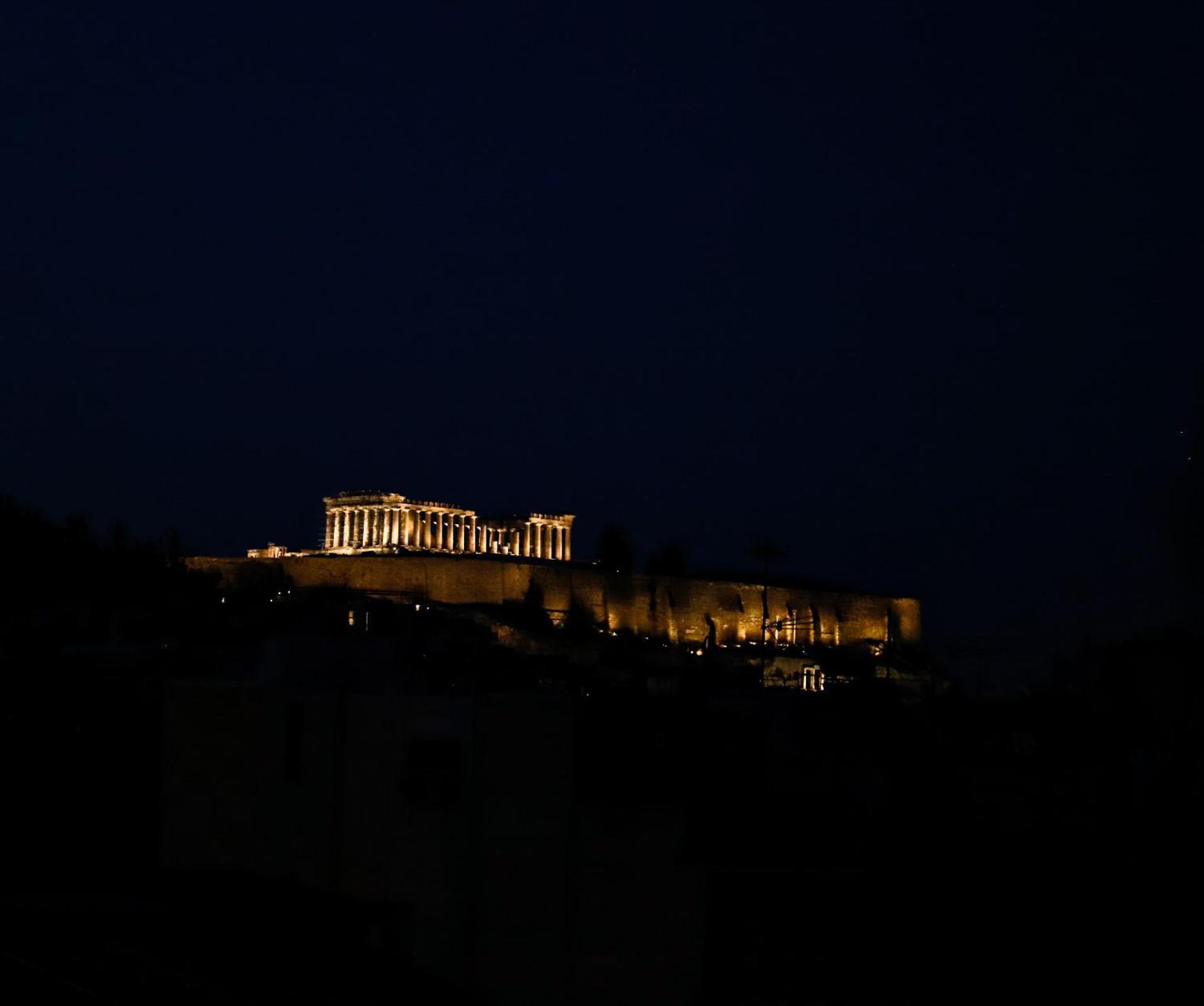 Ferienwohnung Renovated Studio With Roof Garden Access, 15 M Walk To Acropolis Athen Exterior foto